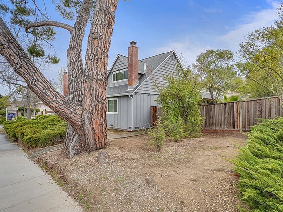 4th image of 22606 Voss Ave