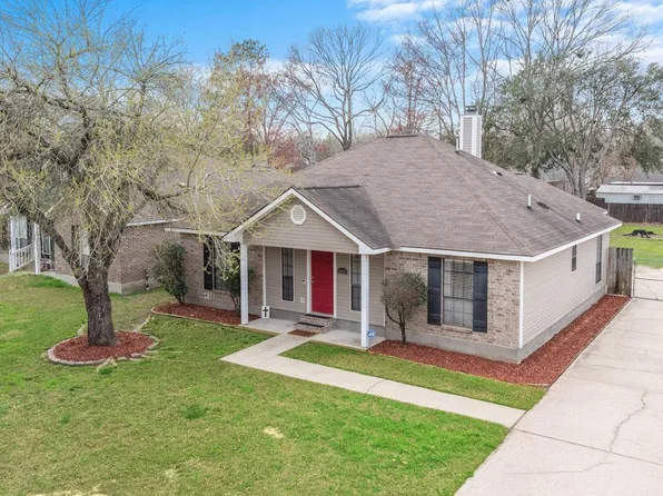 10669 Sugar Pine Dr, Greenwell Springs, LA 70739