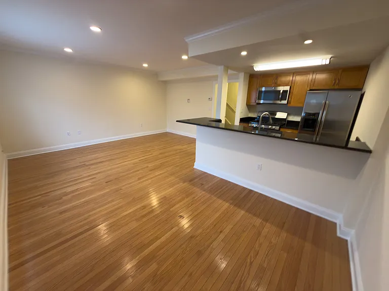 222 Sherman Rd — Photo 5