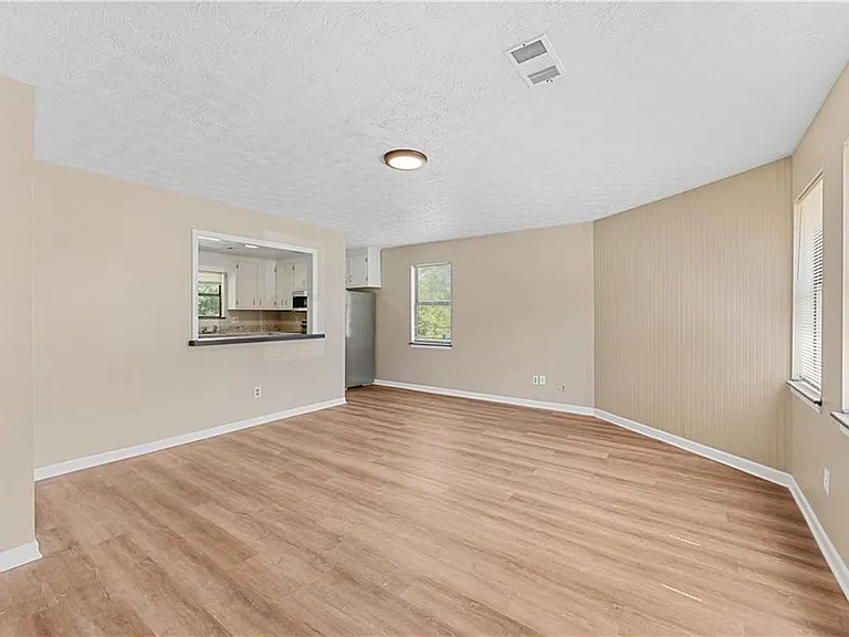 217 Tanglewood Dr #B — Photo 1