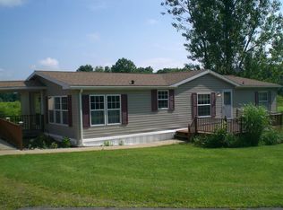 997 Maple Shade Rd, Cranberry, PA 16319