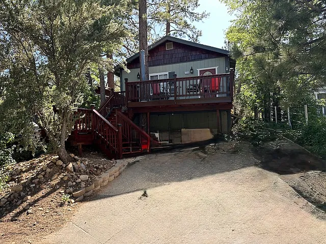 724 Victoria Ln