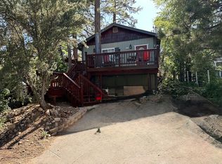 724 Victoria Ln, Sugarloaf, CA 92386
