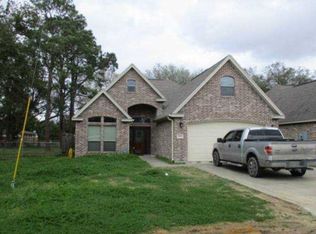 1211 S 16th St, Nederland, TX 77627