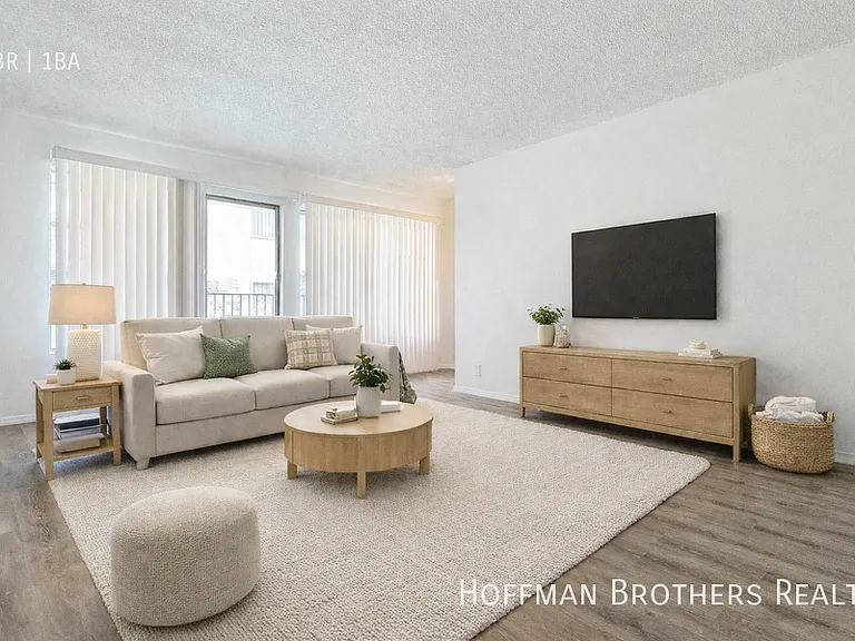 209 S Rampart Blvd #2 — Photo 1