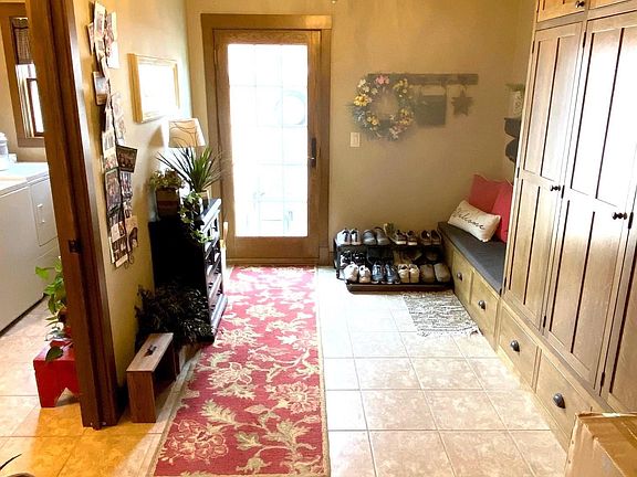 5th image of 204 S Franklin St