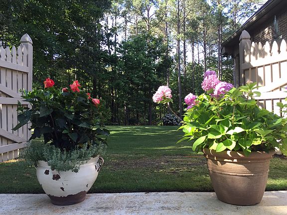 4th image of 519 Alta Vista Dr