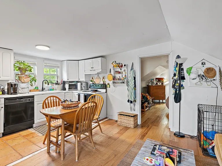 238 Thuss Ave #2 — Photo 3