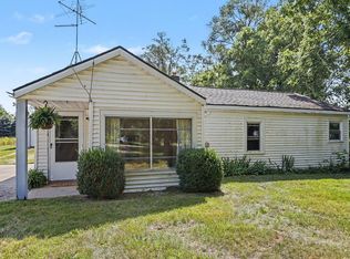 15 4th St, Plainwell, MI 49080