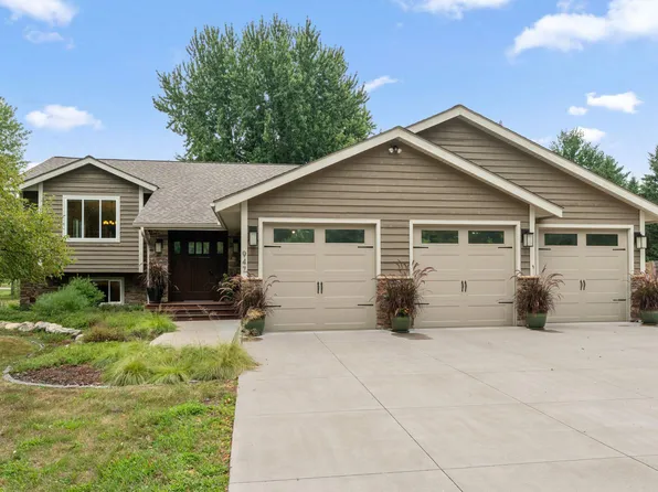 947 Sherman Rd, Hudson, WI 54016
