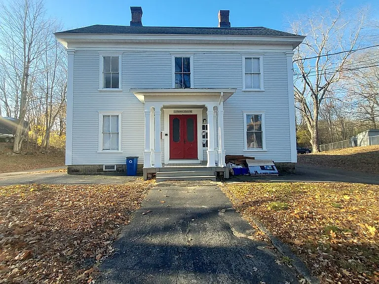 3 Packers Falls Rd — Photo 1