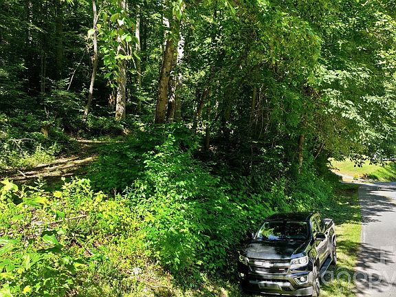 3rd image of 618 Dark Ridge Rd