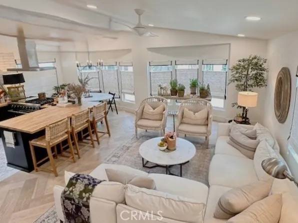 250 Mayflower Dr, Newport Beach, CA 92660