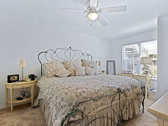 3rd image of 888 Baybreeze Way