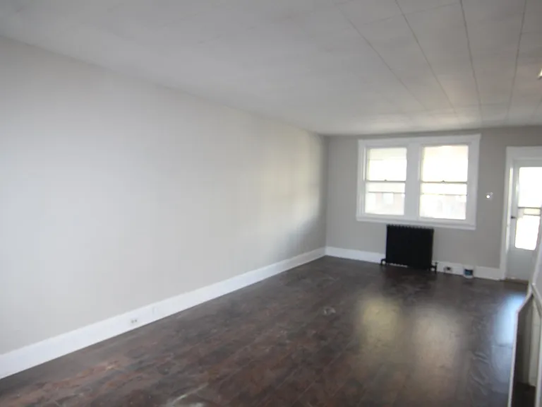 226 Linton St — Photo 6