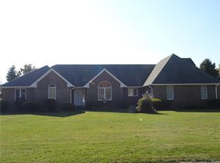 6053 W Broken Arrow Dr, New Palestine, IN