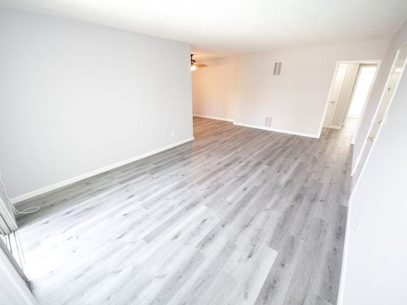 4th image of 8221 De Longpre Ave APT 24