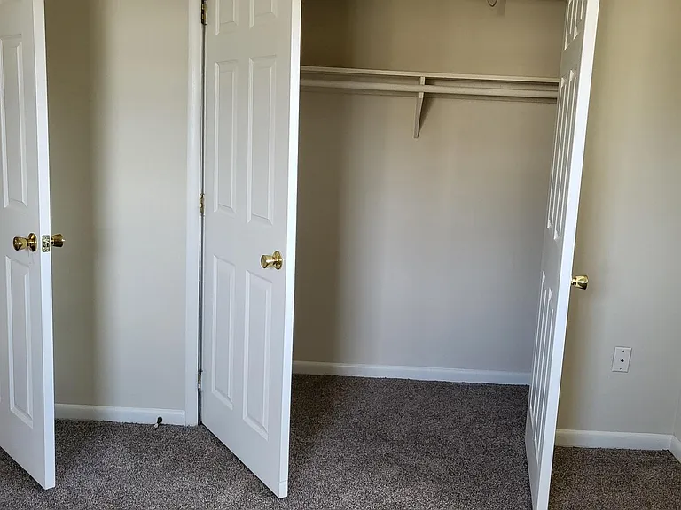 910 Ponds Wood Rd — Photo 5