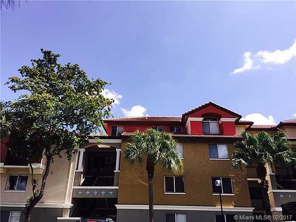 **Direct Lake View Remodeled Condo in Valencia at Doral**
