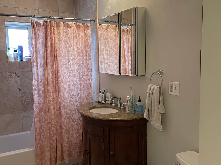 63 Selkirk Rd #8 — Photo 18
