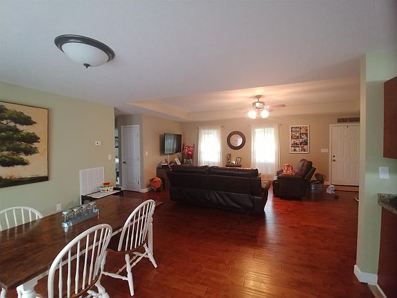 4th image of 601 Sunburst Dr