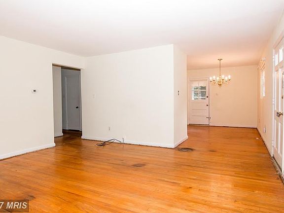 3rd image of 6500 Oakwood Dr