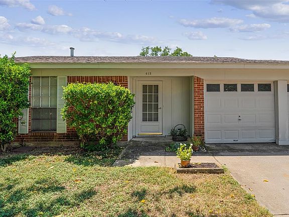 3rd image of 412 Rolling Hills Dr