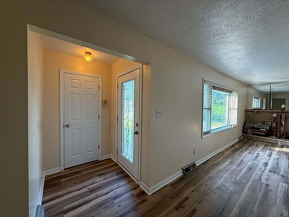 5th image of 3597 Appian Way