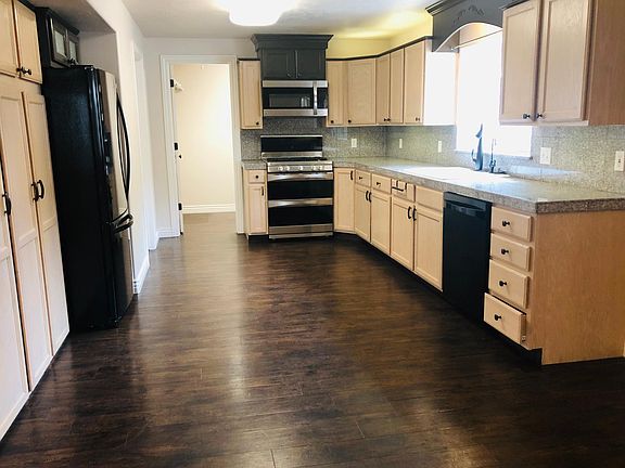 Clean and bright kitchen