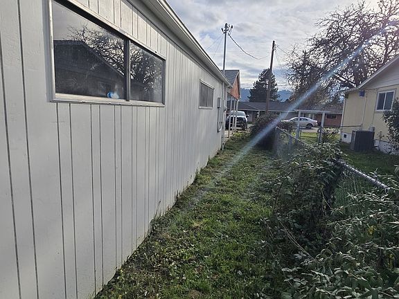 2nd image of 151 NW Sherry St
