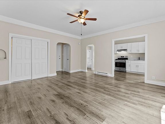 2nd image of 124 N Westmoreland Ave APT 209