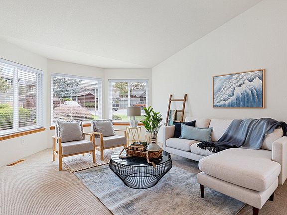 4th image of 130 Twisted Pines Dr