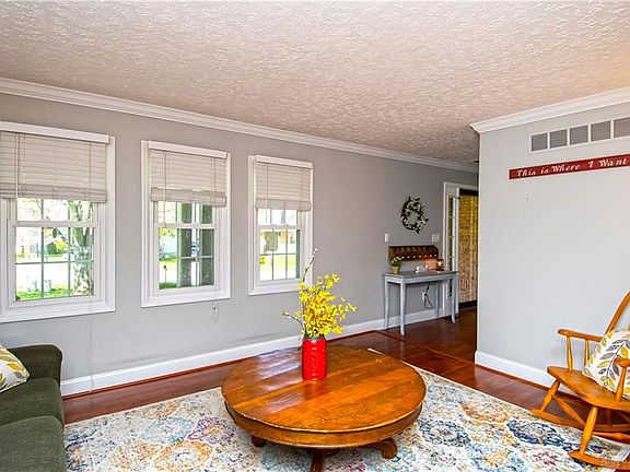 3rd image of 4429 Pinebrook Ct