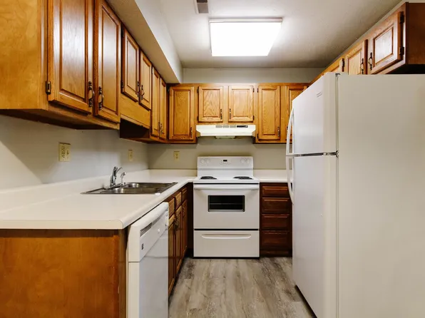 Riverwood Apartments