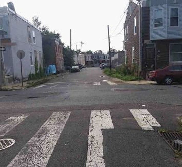 Exterior Neighborhood (street photo)