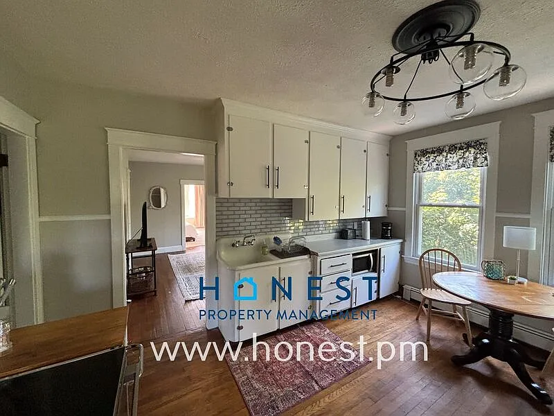 2 bed, 1.0 bath, $1,900 — Photo 3