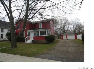 18 Carlton St, Sodus, NY 14551