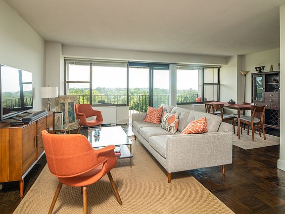 44 Strawberry Hill Avenue