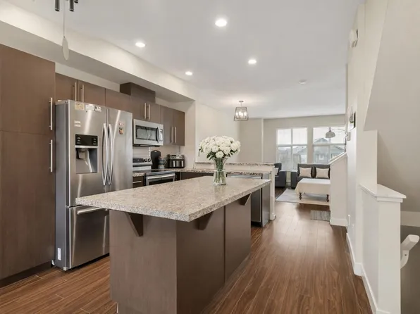 18211 70th Ave #7, Surrey, BC V3S 8K9