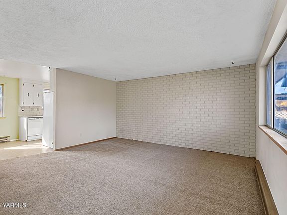 4th image of 1215 Wisconsin Ave