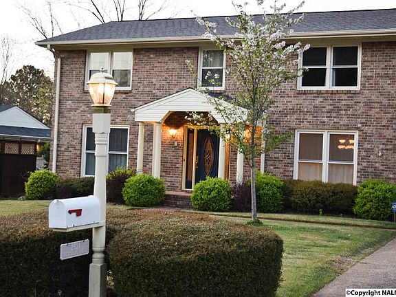 3rd image of 2521 Pentolope Dr SE