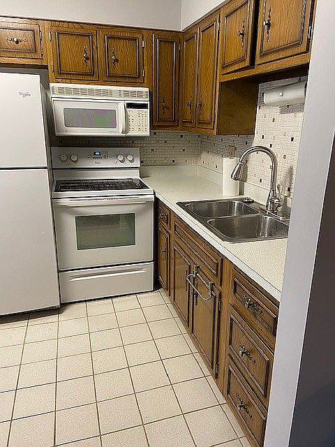 2nd image of 1726 Herault Pl APT G