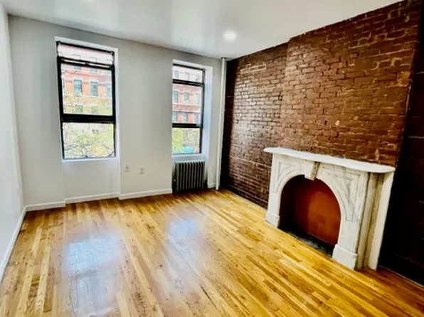 649 Ninth Avenue image 1 of 4