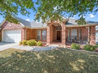 1925 Winter Hawk Dr, Fort Worth, TX 76177