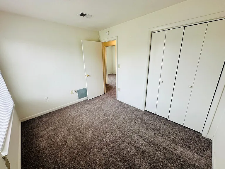 1205L University Ter — Photo 15