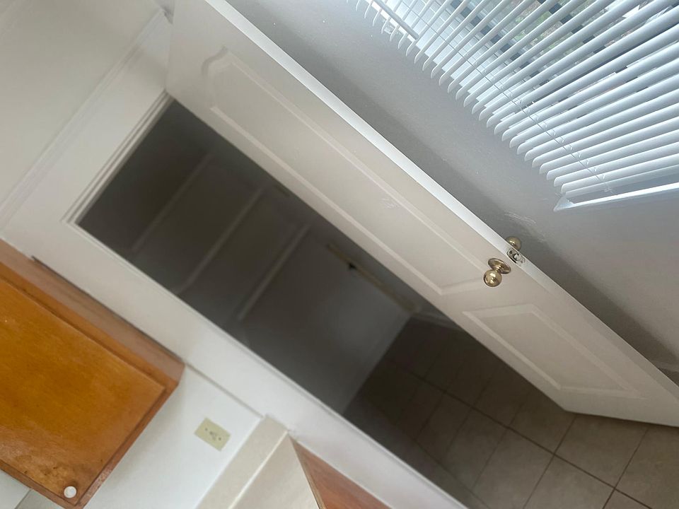 1st image of 422 W 18th St