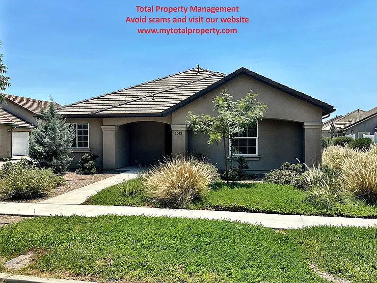 2011 Bella Oaks Dr — Photo 2