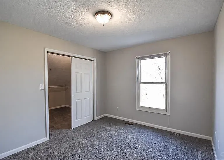 4301 E Whitley Dr — Photo 3
