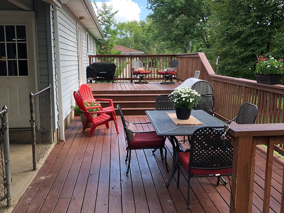 Two-tiered deck (2013)