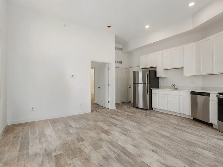 Reinbeck Apartments — Photo 31